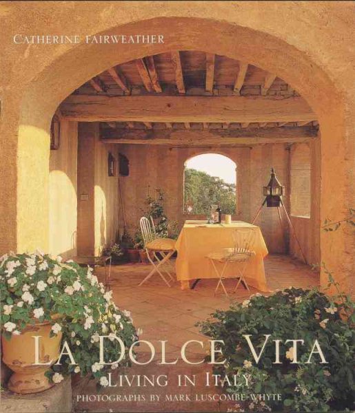 La Dolce Vita: Living in Italy cover