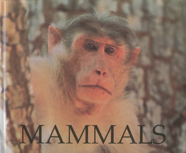 Mammals : Naturebooks Series cover