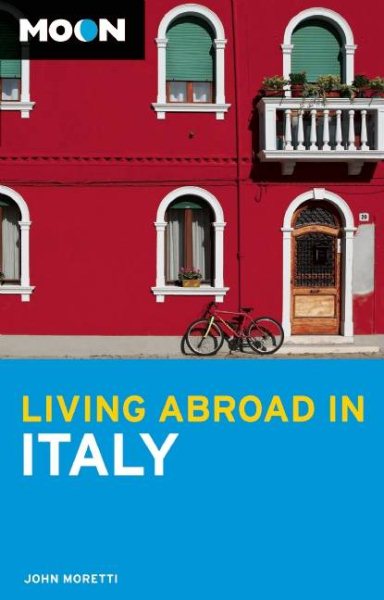Moon Living Abroad in Italy cover